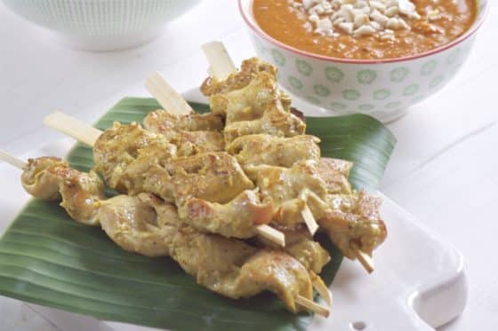 satay di pollo con salsa di arachidi