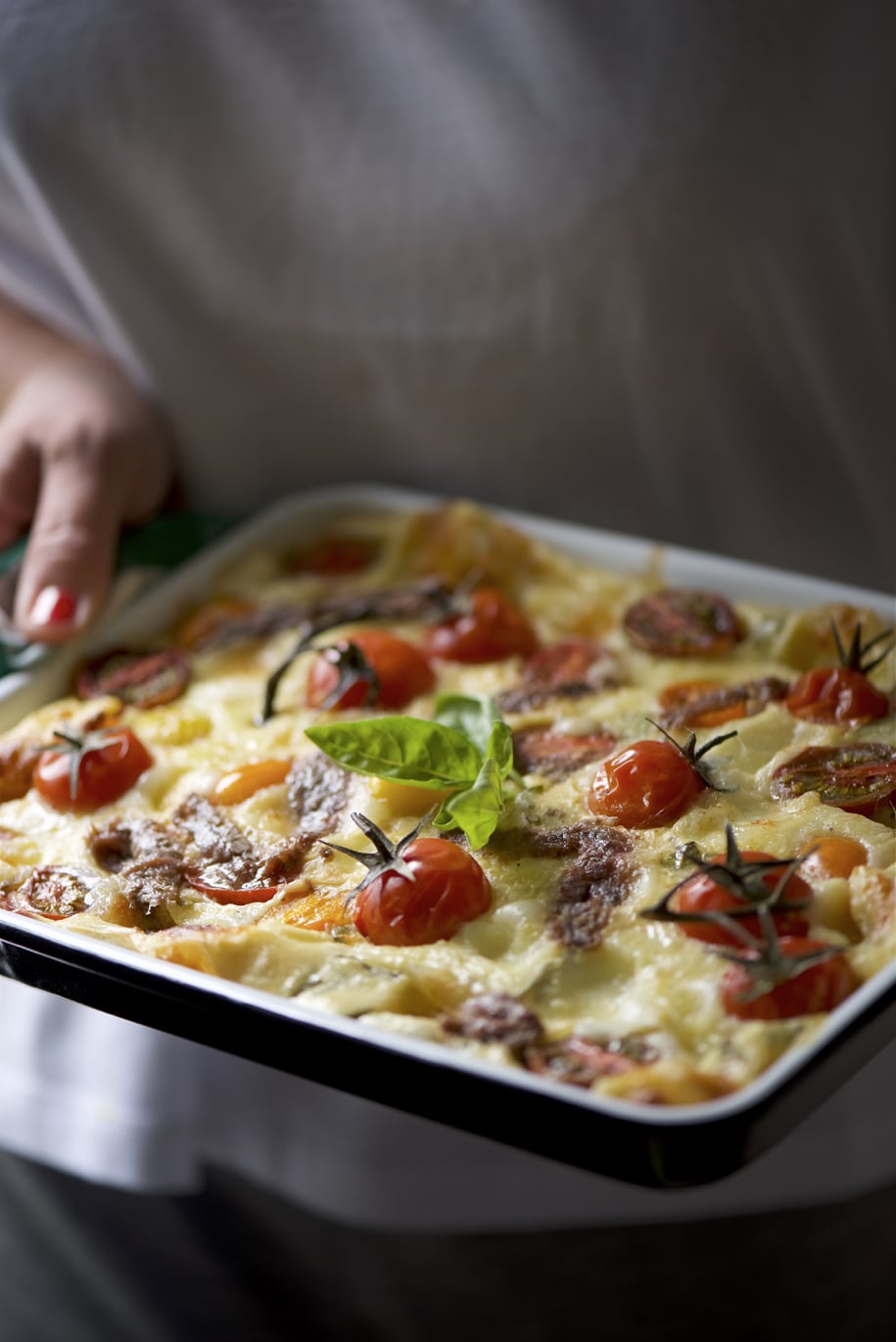 clafoutis_mozzarella_acciuga_basilico_pomodorini04