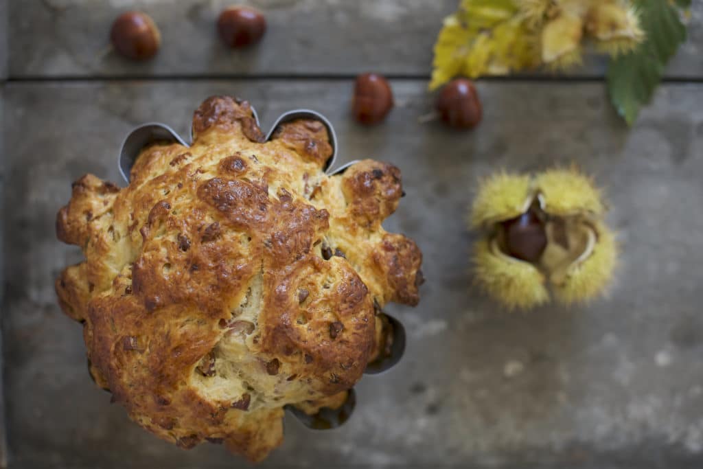 brioche con castagne, rosmarino e speck