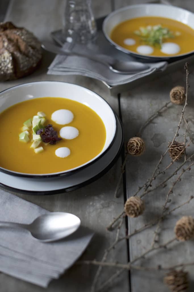 crema di carote, zucca, zenzero e mele caramellate