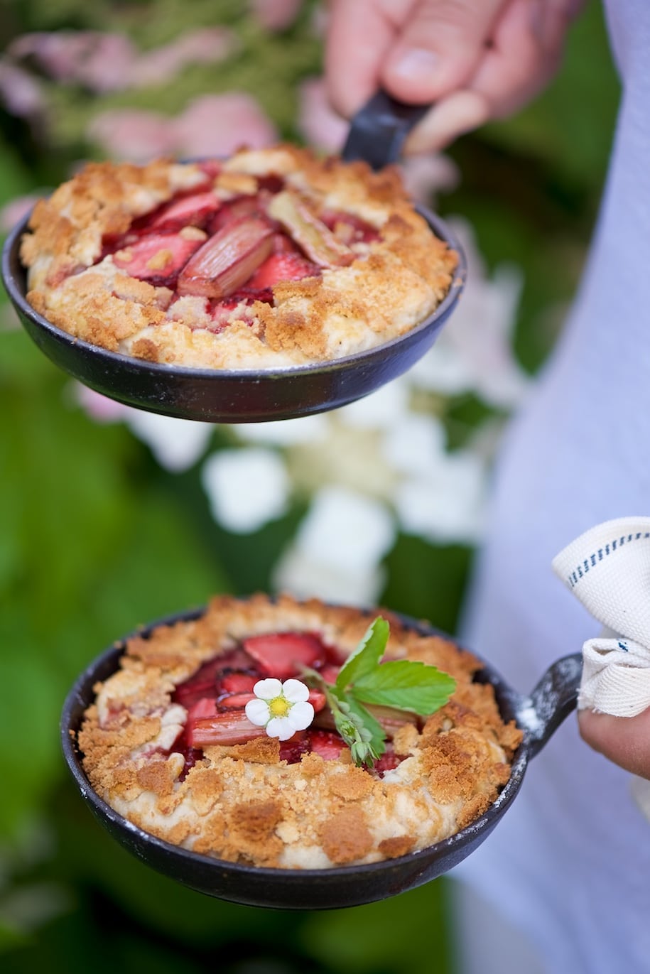 galette con fragole e rabarbaro