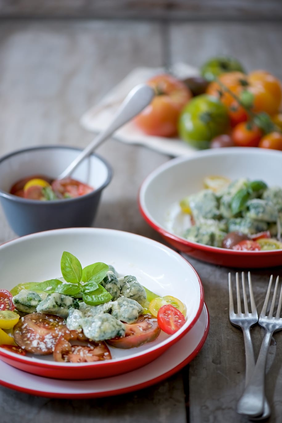 gnocchi di ricotta con crodaiola di pomodori