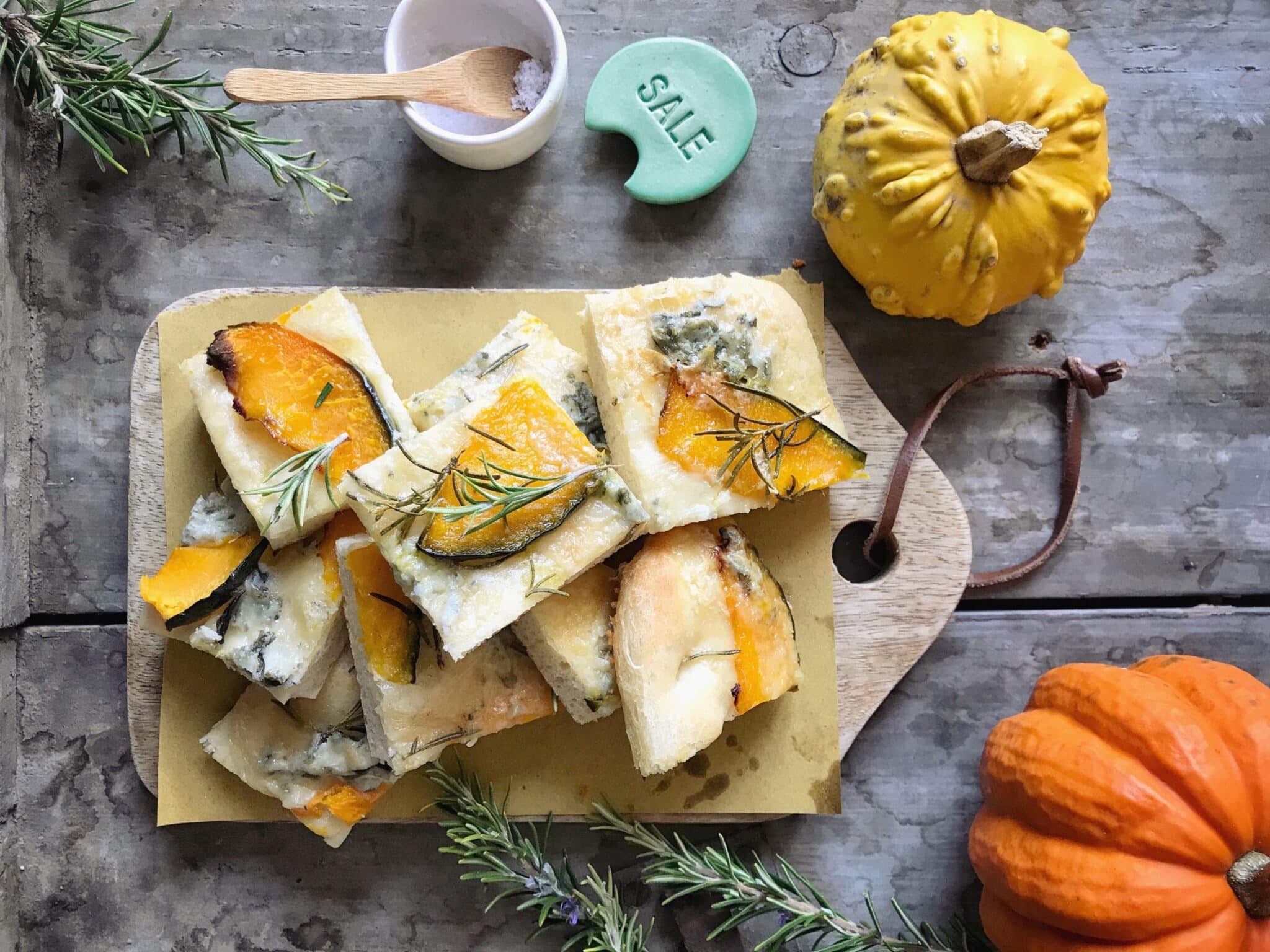 focaccia alla birra con zucca e gorgonzola