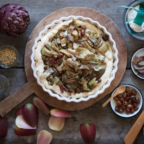 focaccia ripiena di carciofi, olive e acciughe