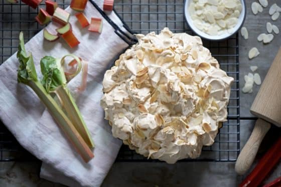 torta meringata al rabarbaro