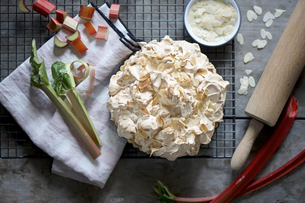 torta meringata al rabarbaro