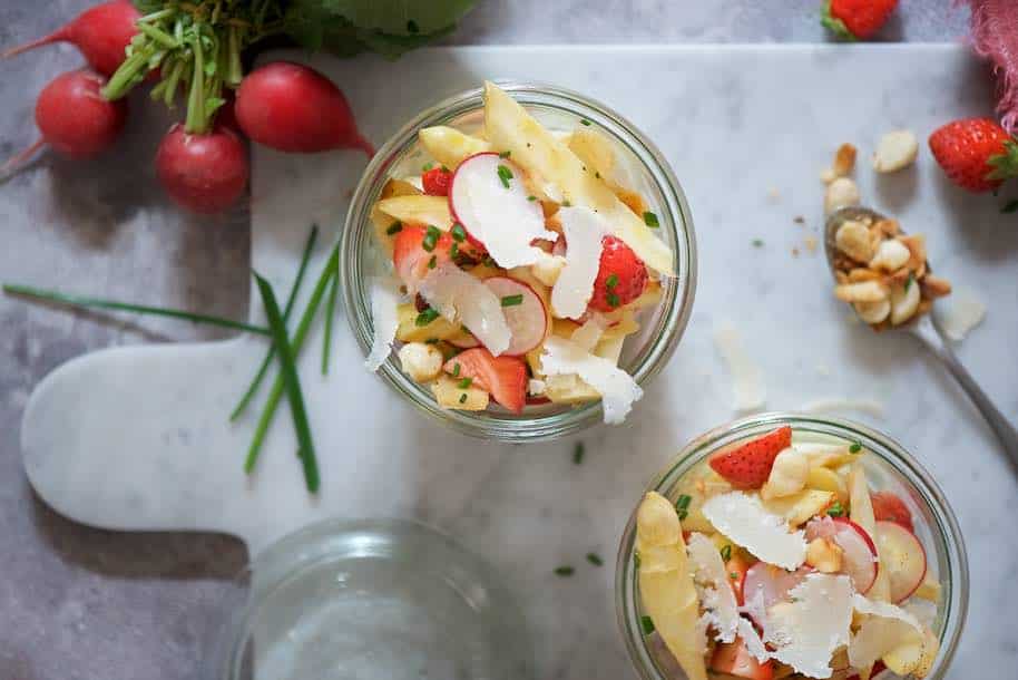 insalata di asparagi bianchi e fragole