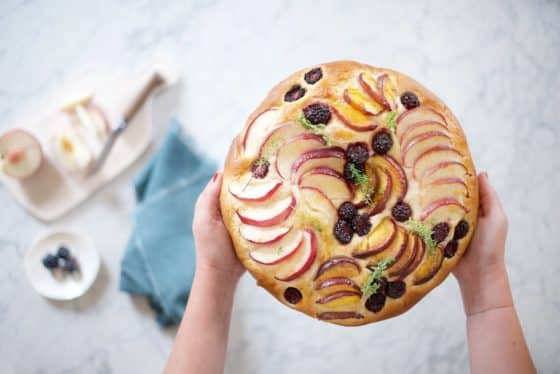 Torta brioche di frutta