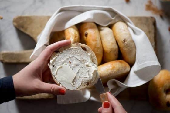 bagels alla cannella e uvetta