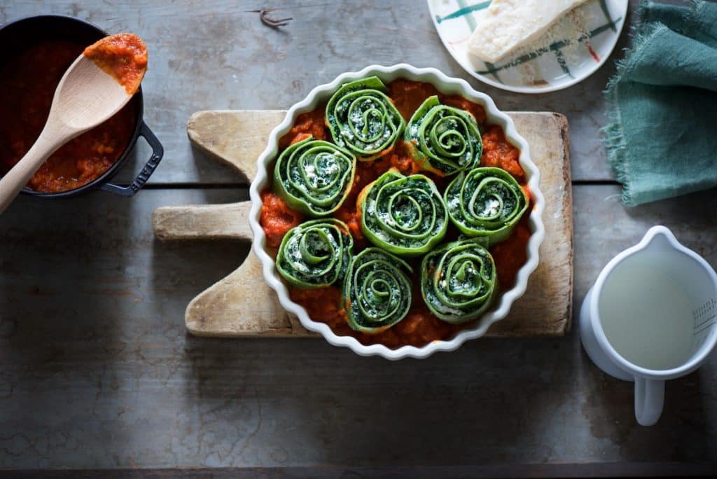 chiocciole di pasta verde ripiene con spinaci e ricotta