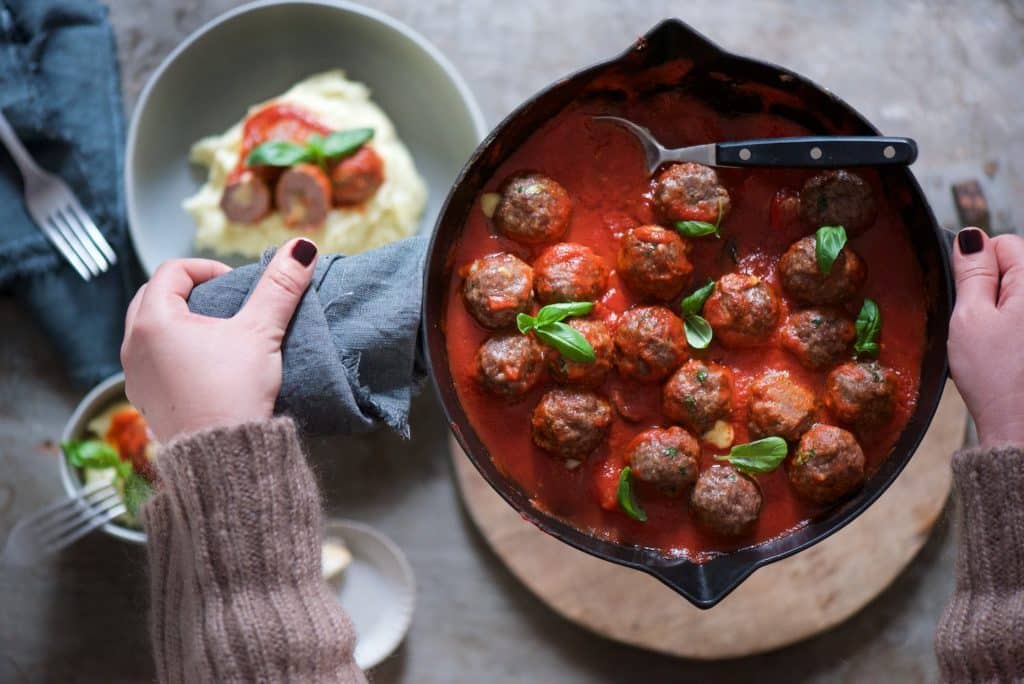 polpette al sugo con cuore di formaggio