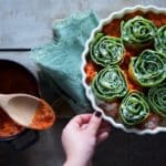 chiocciole di pasta verde ripiene con spinaci e ricotta