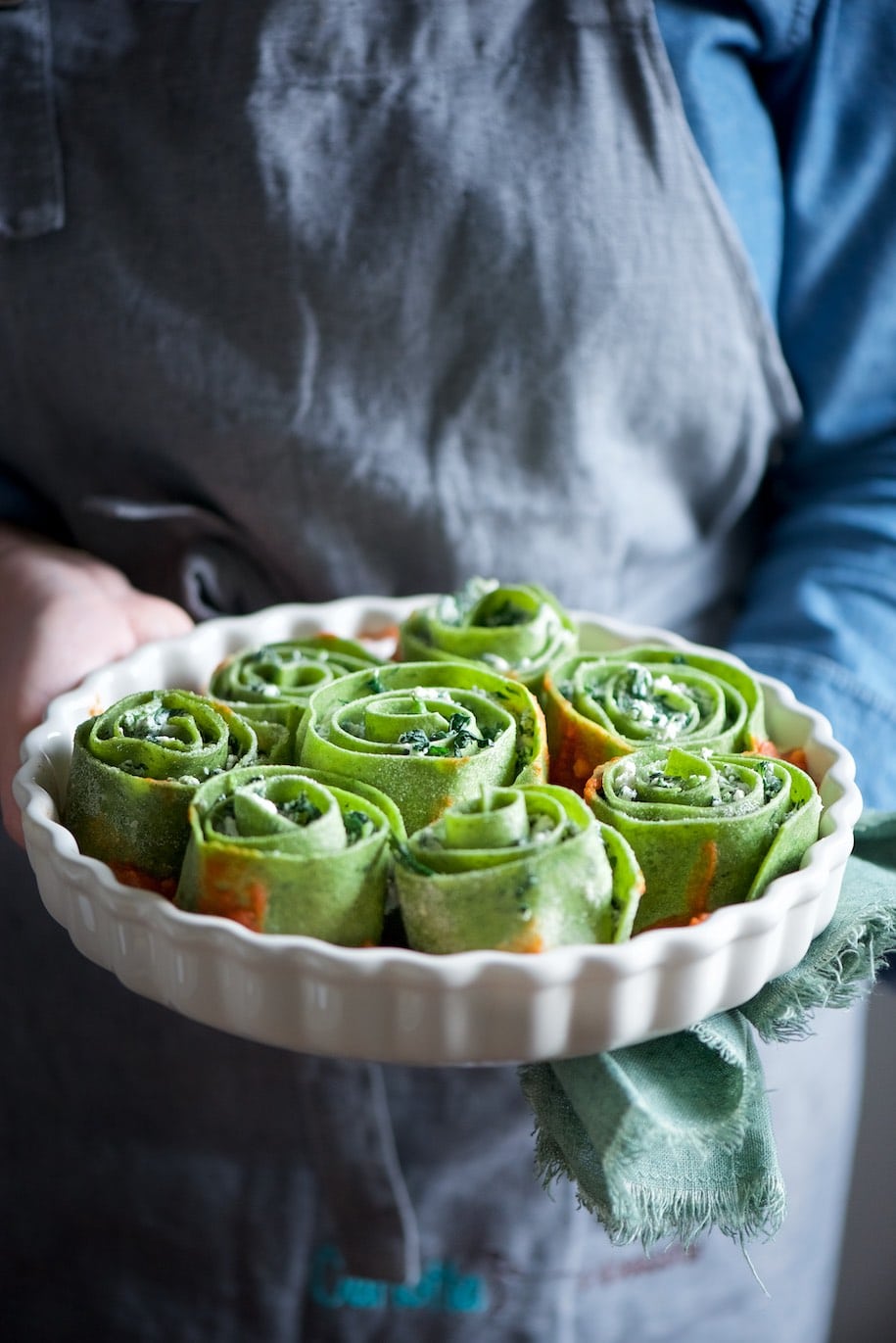 chiocciole di pasta verde ripiene con spinaci e ricotta