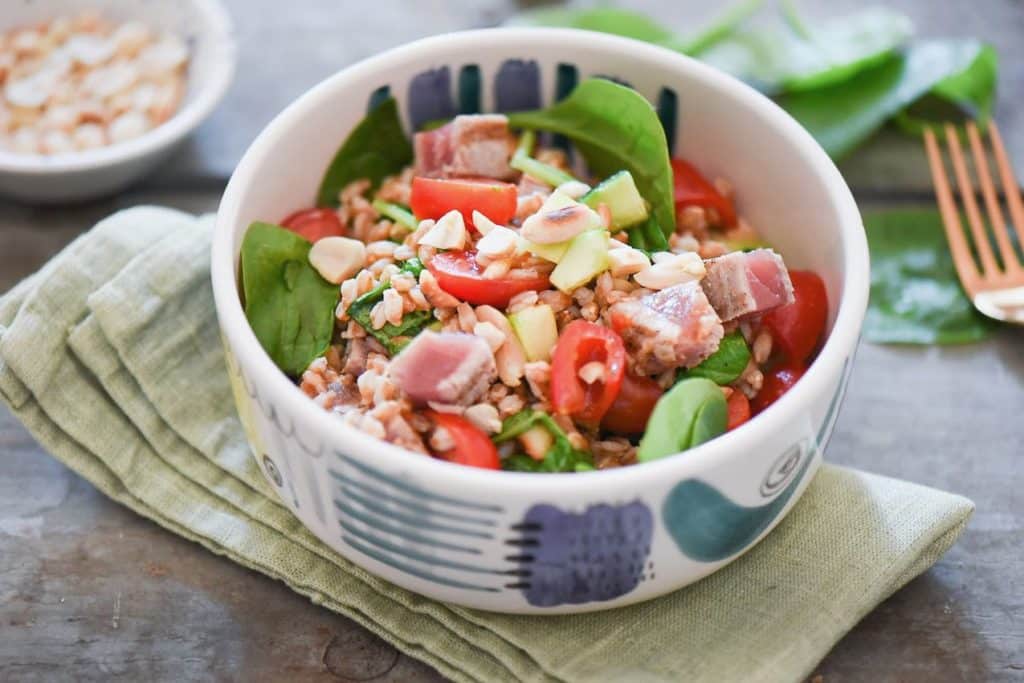 farro in insalata con tonno fresco