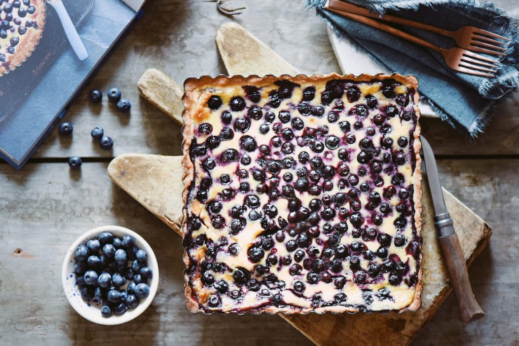 torta con mirtilli e crème fraîche