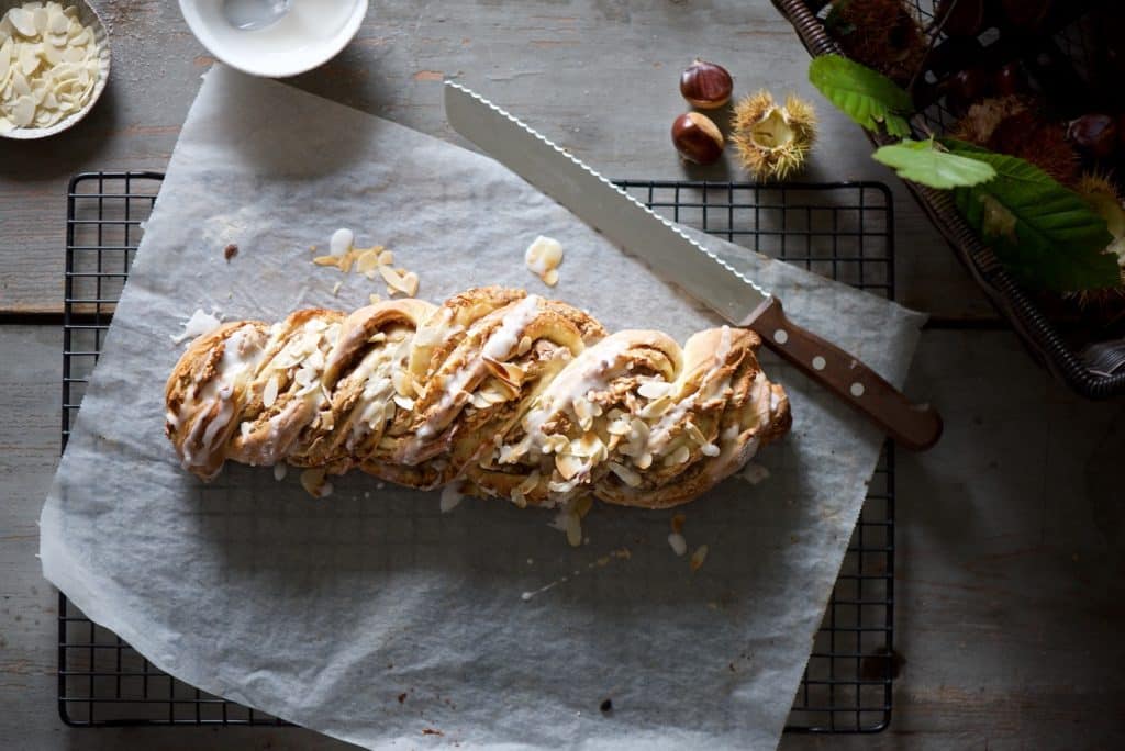 treccia ripiena con crema di castagne