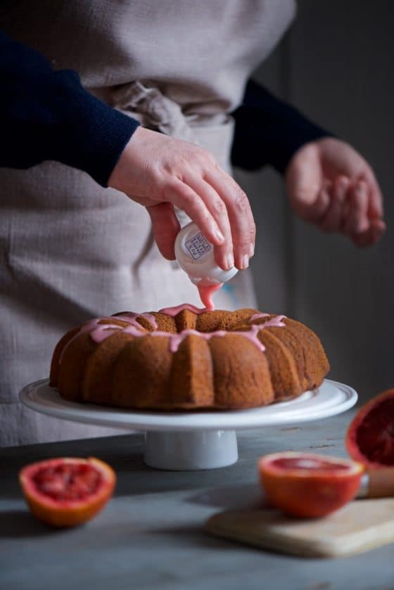 ciambellone alle arance con glassa rosa