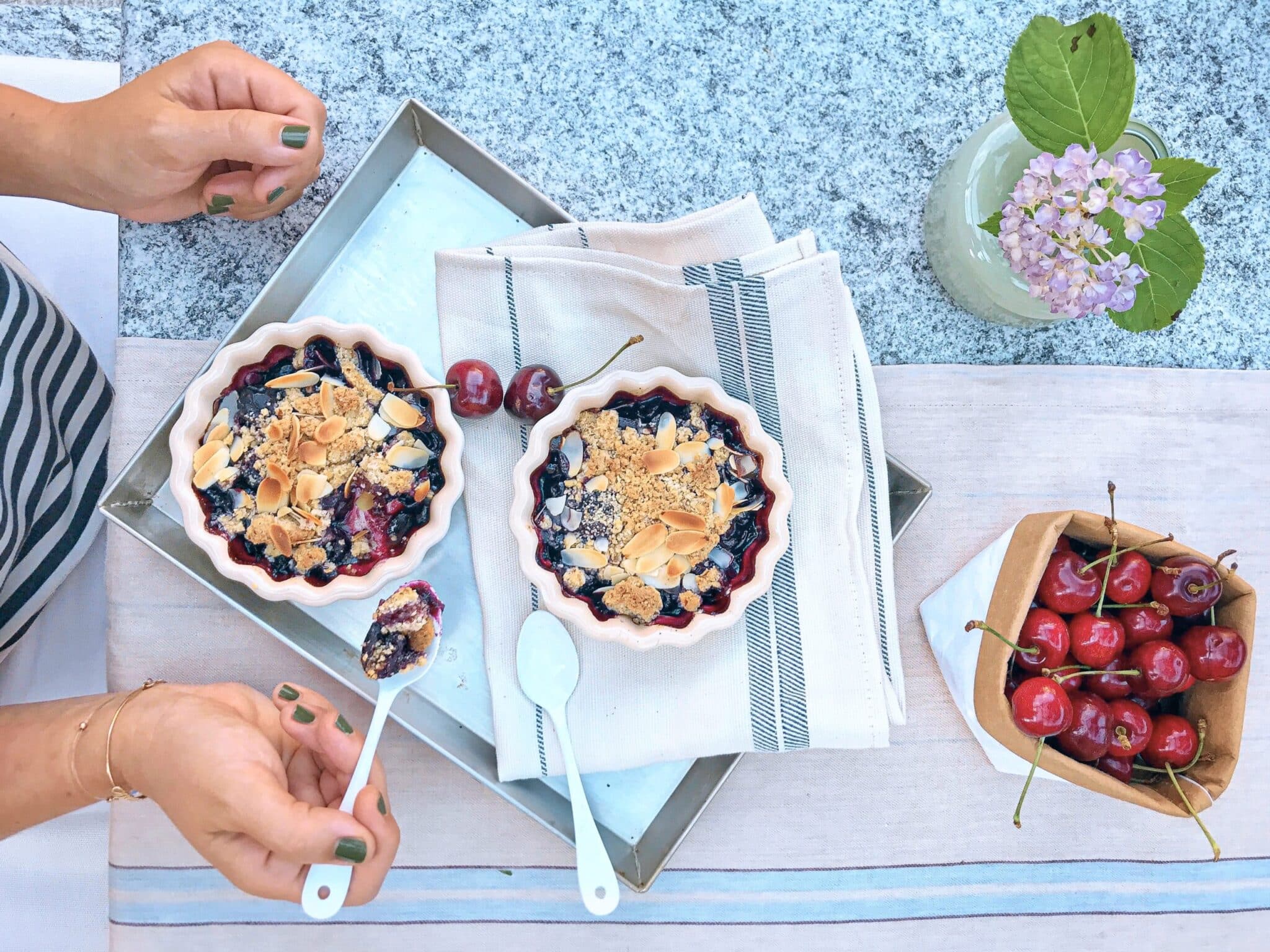 crumble di ciliegie alle mandorle