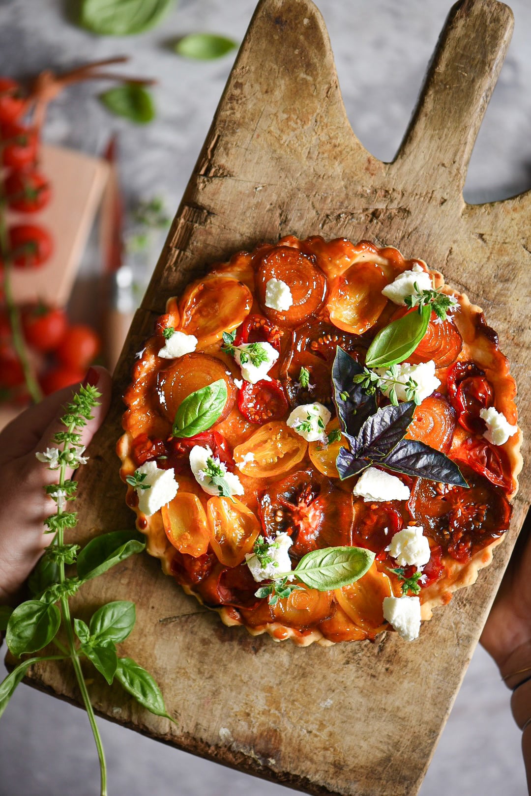 0D839479-C40A-46C5-85BA-409DF13CBFBA tarte tatin con pomodori