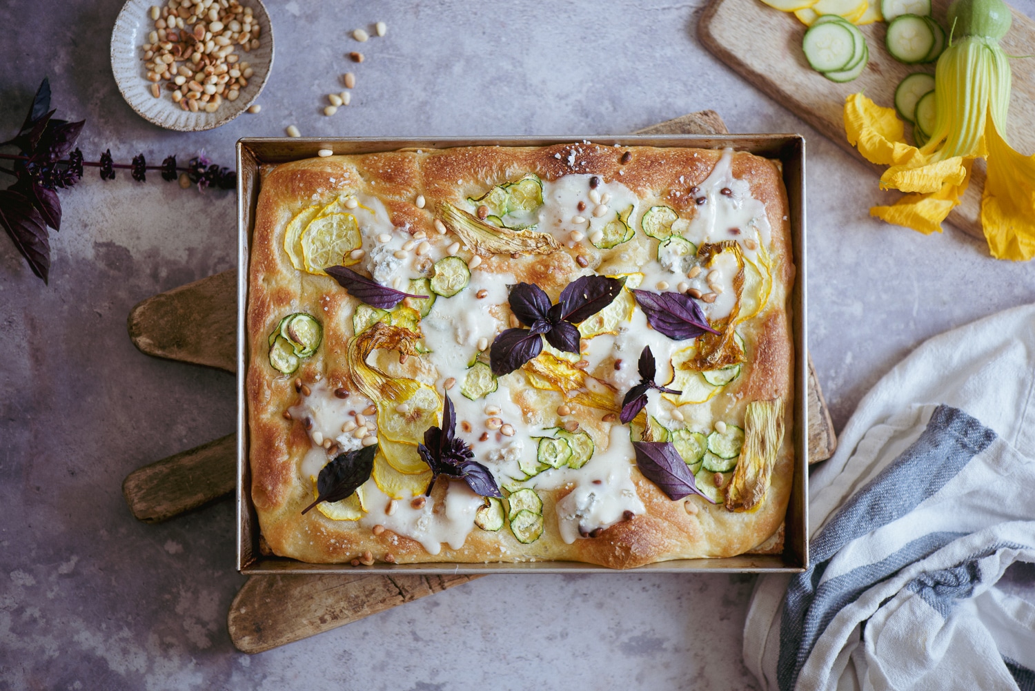 focaccia con zucchine e bleau di capra