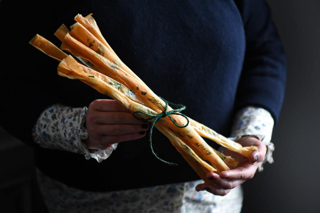 grissini di pasta fillo alle erbe aromatiche