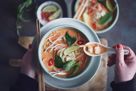 Ricettina: zuppa asiatica vegana con noodles e tofu