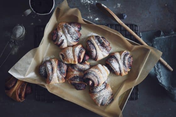 Franzbrötchen con compost di mirtilli