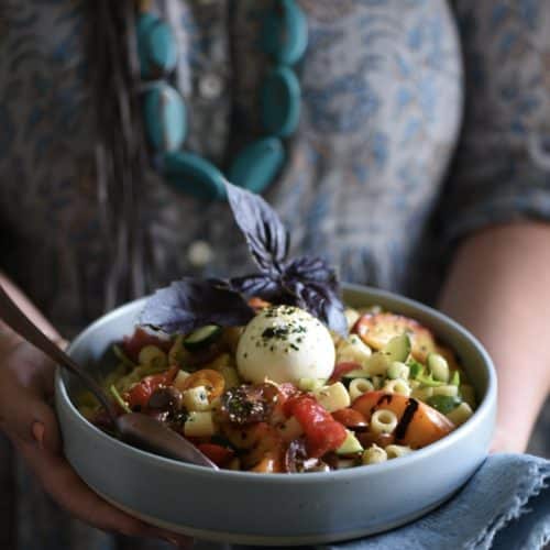 insalata di pasta con burrata