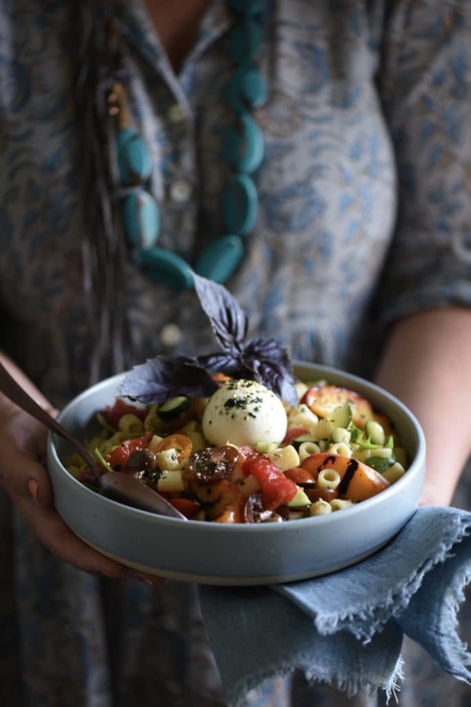 insalata di pasta con burrata