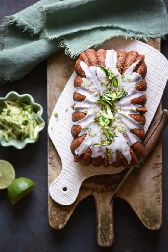 Torta dolce di zucchine con lime e cocco