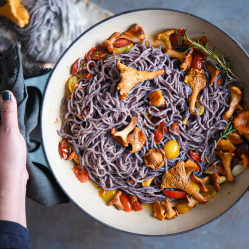 tagliolini ai mirtilli con funghi