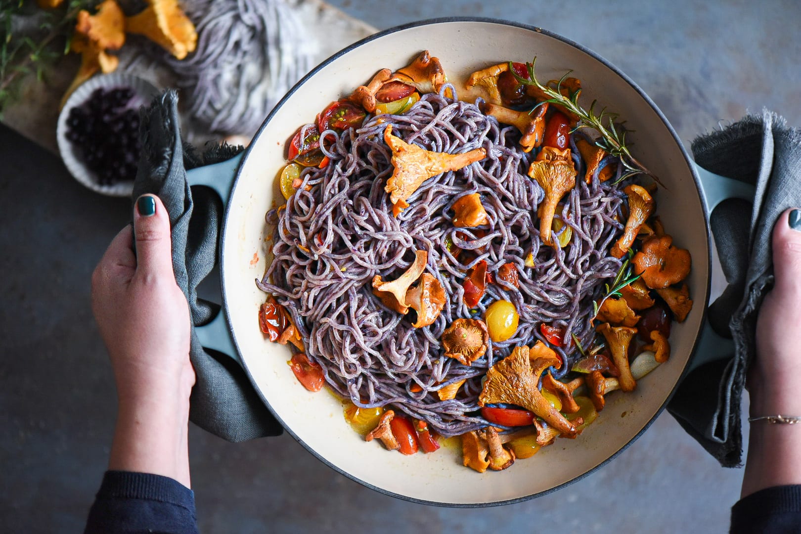 tagliolini ai mirtilli con funghi