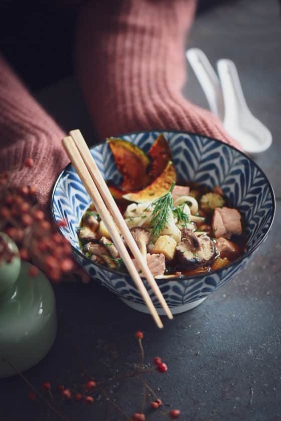 Ricettina: noodles in brodo con salmone