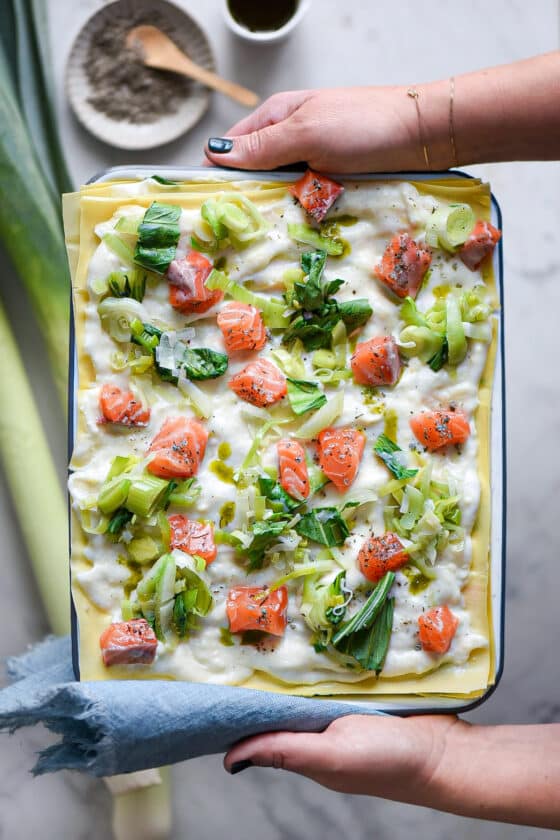 Lasagnetta salmone, porri e pak choi