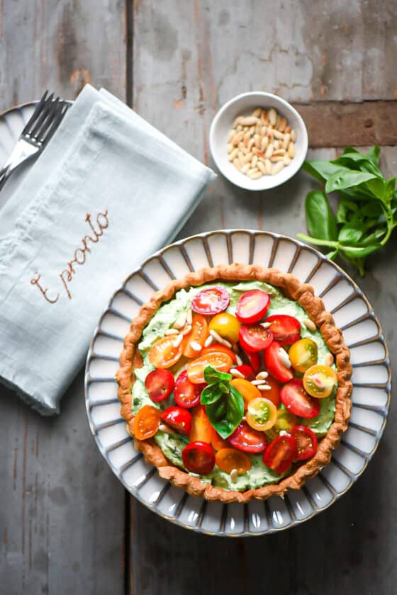 Ricettina: tarte con crema di feta al basilico e pomodorini
