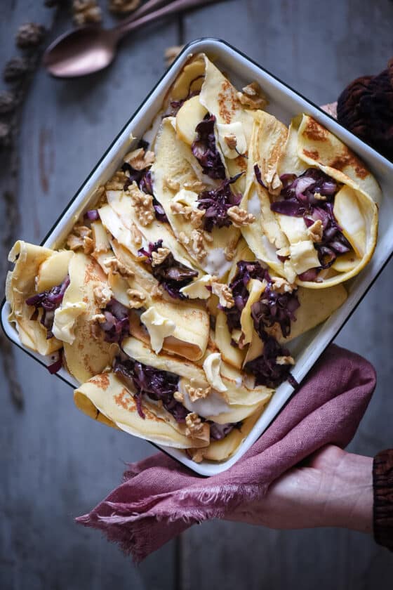Crespelle con radicchio e scamorza